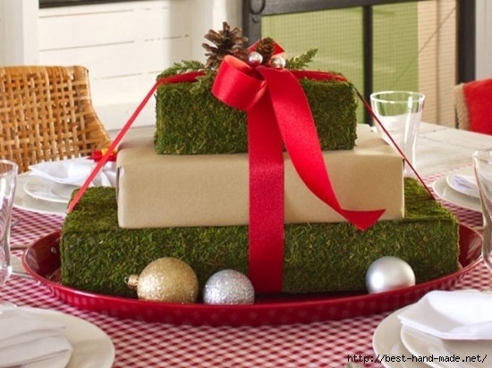 Gift-Box-Centerpiece-Simple-but-Spectacular-Christmas-Dining-room-Decorating-Ideas-550x412 (550x412, 145Kb)