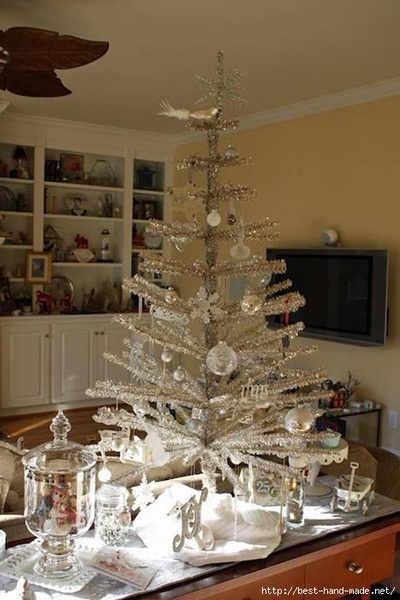 exciting-silver-and-white-christmas-tree-decorations-8 (467x700, 161Kb)