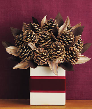 Holiday-Centerpiece-How-to-Pinecone-Bouquet_full_article_vertical (324x384, 30Kb)