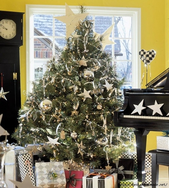 Christmas-Tree-with-Silver-And-White-Decorations-4 (550x611, 280Kb)